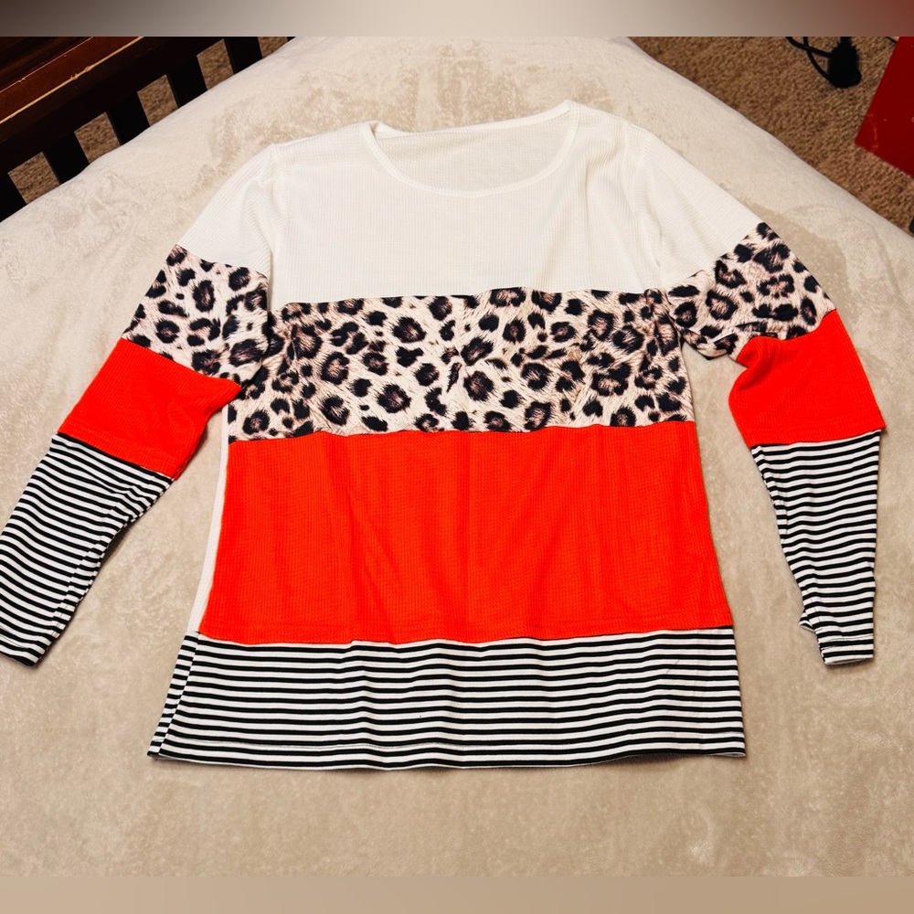 Women's Colorblock Leopard Print Top